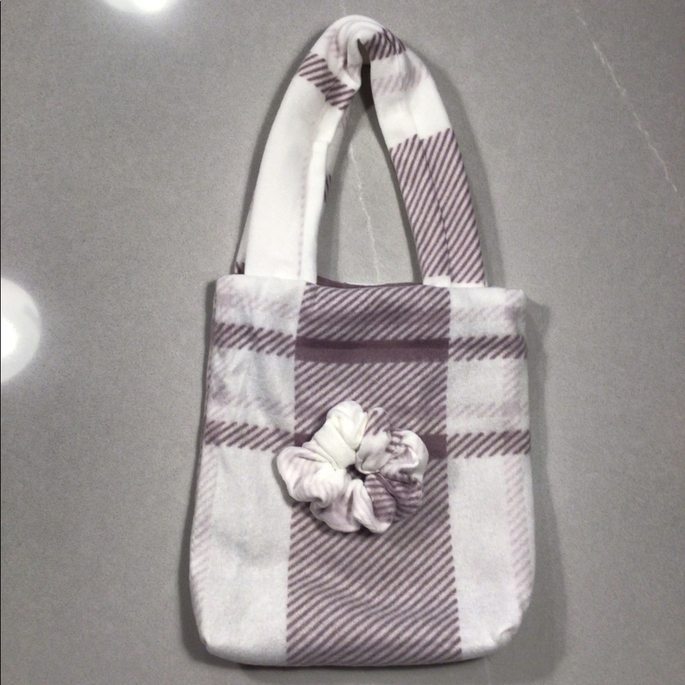 Handmade🧸tote bag with matching hair scrunchie